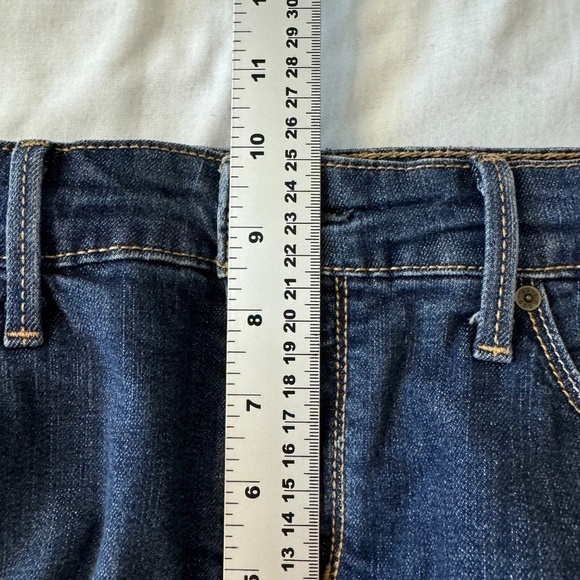 Denizen Levi's Women's Medium Wash Capri Jeans Rolled Hems Blue 14 Stretch Faded - Picture 11 of 16